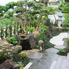 本格的日本庭園つくばいの和風の庭　佐用町　M様邸