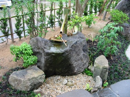 102-0252_img-column1 102-0252_img-column13