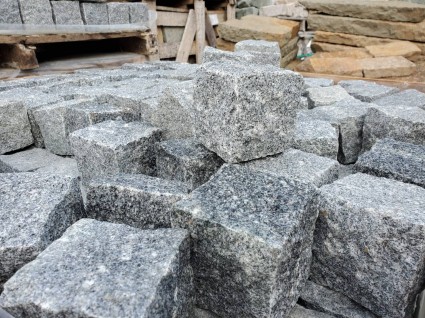 姫路外構|ピンコロ石縁取り 姫路外構|ピンコロ石縁取り