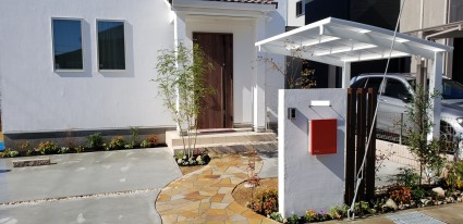 太子町外構|白塗り壁と赤色ポスト 太子町外構|白塗り壁と赤色ポスト