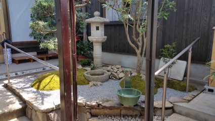 二世帯住宅の坪庭工事 二世帯住宅の坪庭工事