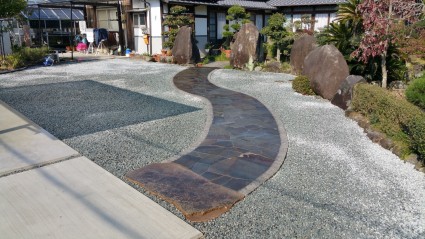 鉄平石貼り和風アプローチ 鉄平石貼り和風アプローチ
