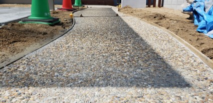 姫路外構|アプローチは淡路砂利の洗出し仕上げ 姫路外構|アプローチは淡路砂利の洗出し仕上げ