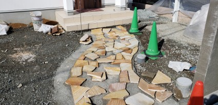 太子町外構|自然石貼りアプローチ 太子町外構|自然石貼りアプローチ