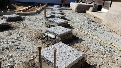 たつの市庭コンクリート工事|石ポイント貼り たつの市庭コンクリート工事|石ポイント貼り