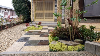 和風住宅の和モダンアプローチ 和風住宅の和モダンアプローチ