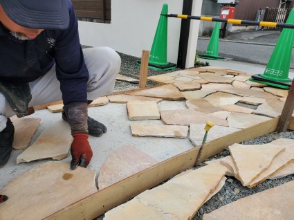 姫路外構|自然石乱形貼り 姫路外構|自然石乱形貼り