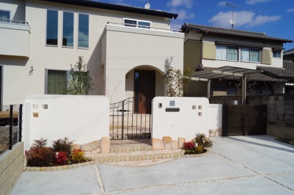 エレガントな鋳物門扉 エレガントな鋳物門扉