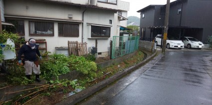 空き家の除草作業 空き家の除草作業
