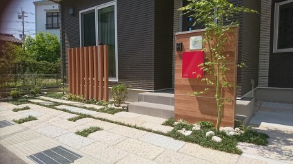 たつの市外構|ウッド調門柱 たつの市外構|ウッド調門柱