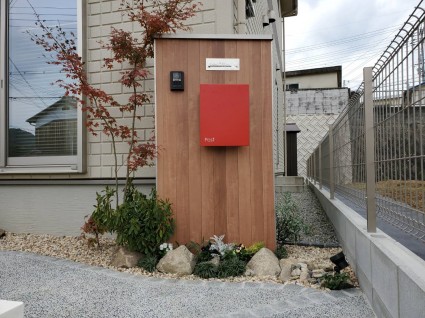 機能門柱をウッド調門柱にリフォーム 機能門柱をウッド調門柱にリフォーム