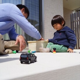 ホワイトカラーのウッドデッキ