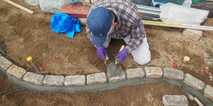 縁石再利用した花壇工事 縁石再利用した花壇工事