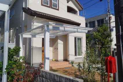 ホワイトカラーのサイクルポート ホワイトカラーのサイクルポート