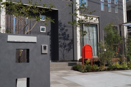 姫路市外構|黒色門柱のエクステリア工事 姫路市外構|黒色門柱のエクステリア工事