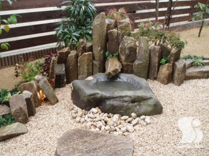 conv00274-column1-overlay1