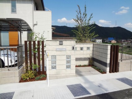 ガラスブロック門柱 ガラスブロック門柱